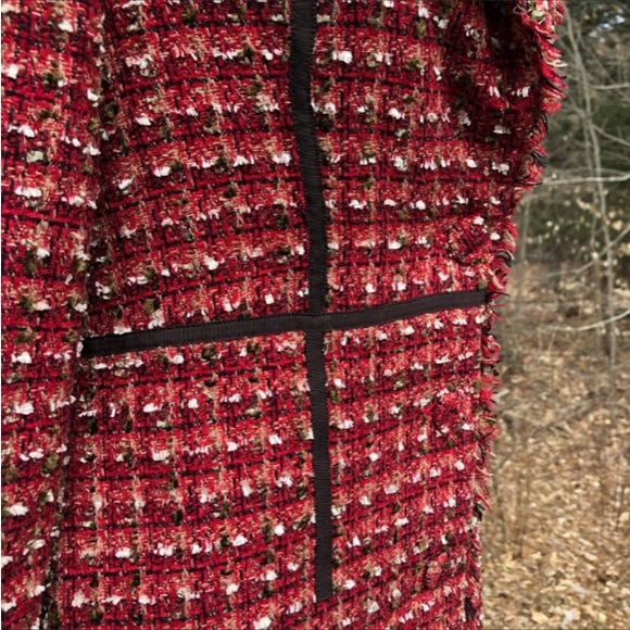 Red lined and shaped long bouclé coat size 6 - Picture 4 of 9